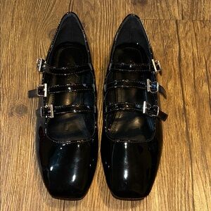 Elegant Black Patent Leather Women's Shoes